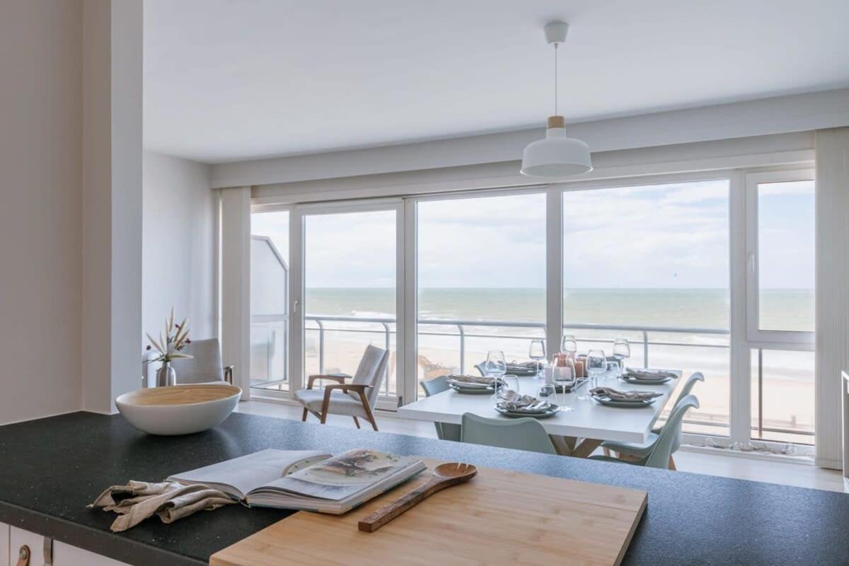 Huswell - Bright Seaview Apartment In Oostende Екстер'єр фото